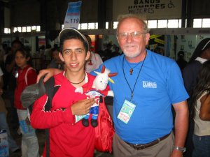 Josué de Xalapa, Ver. tiene un corazón misionero y buenos gustos deportivos.