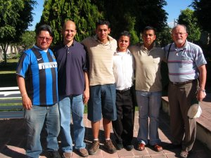 El Equipo de Padres y Seminaristas que organizaron la Convivencia de Navidad 2007 de los JSF.