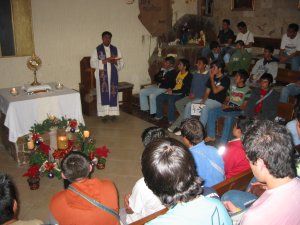 Encuentro con Cristo en la Eucaristía durante la HORA SANTA.