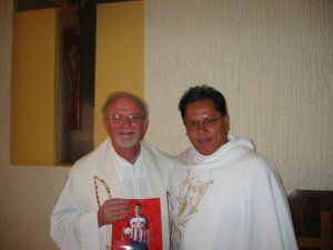Un gracias a los Padres que nos invitaron y apoyaron: Padre Chan y Padre Román