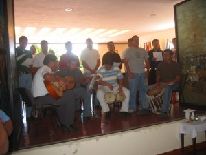 El Coro de los Seminaristas de la Filosofia de México nos motivó con sus Cantos,.