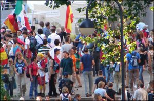 <br />
Ríos de jóvenes por las calles de Colonia, Düsseldorf y Bonn <br />