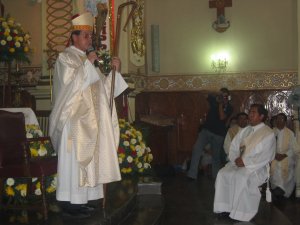 En sui homilía el Señor Obispo invitó a Héctor...