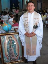 ... el Padre Manuel Galván Vargas, Sacerdote y Misionero de San Carlos consagra su vida a Cristo al servicio de los Migrantes y Refugiados en el mundo.