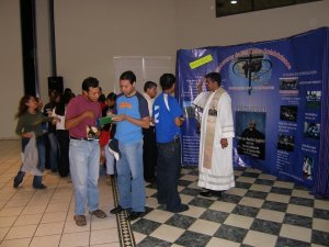 Jóvenes inquietos en seguir a Jesús a traves del servicio a los migrantes