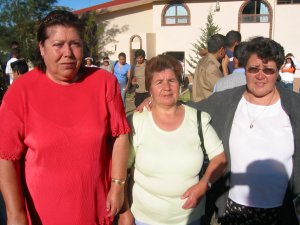 La Madre del Padre Jorge García M. de Tlazazalca, con unas amigas.