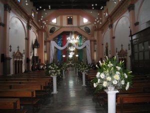 La iglesia de Purépero, parroquia de San Juan Bautista, se vistió de gala
